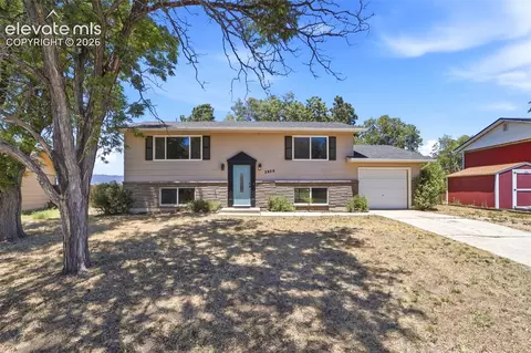 2826 Pinnacle Dr, Colorado Springs, CO 80910