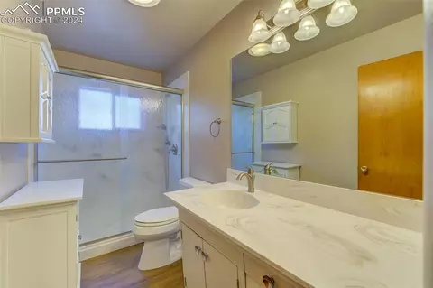 Bath - 1009 E 2nd St, Florence, CO 81226 photo 1 of 2