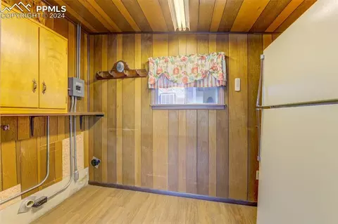 Bath - 1009 E 2nd St, Florence, CO 81226 photo 2 of 2