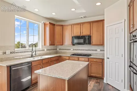Kitchen - 10025 Beryl Dr, Peyton, CO 80831 photo 2 of 3