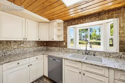 Kitchen - 33511 Nova Rd, Pine, CO 80470 photo 4 of 8
