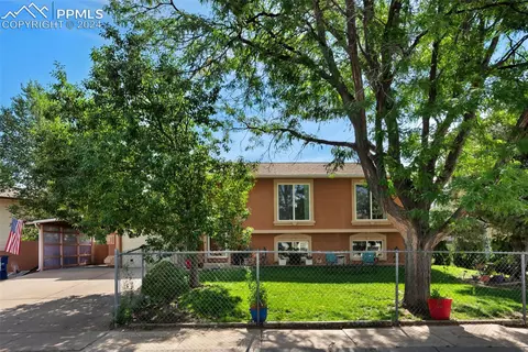 2913 Dickens Dr, Colorado Springs, CO 80916