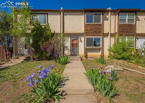 4218 Forrest Hill Rd #B, Colorado Springs, CO 80907