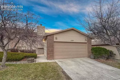 1524 Shane Cir, Colorado Springs, CO 80907