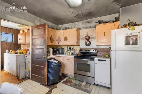 Kitchen - 18430 Main St, Peyton, CO 80831 photo 2 of 2
