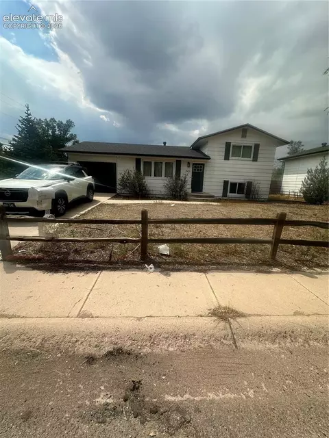 501 Clearview Dr, Fountain, CO 80817