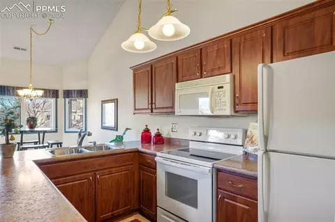 523 Observatory Dr, Colorado Springs, CO 80904
