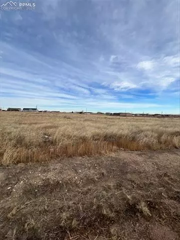 1256 N Parkridge Dr, Pueblo West, CO 81007