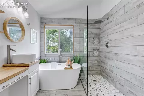 Bath - 18215 E Warren Ave, Aurora, CO 80013 photo 2 of 5