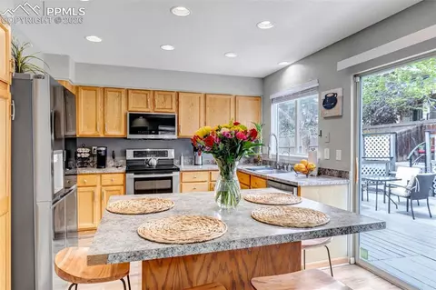 Kitchen - 18215 E Warren Ave, Aurora, CO 80013 photo 3 of 4