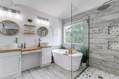 Bath - 18215 E Warren Ave, Aurora, CO 80013 photo 1 of 5