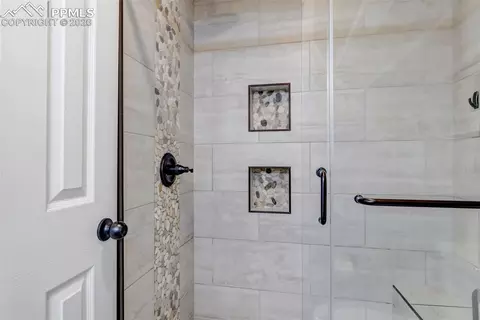 Bath - 18215 E Warren Ave, Aurora, CO 80013 photo 4 of 5