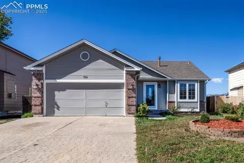 724 Daffodil St, Fountain, CO 80817