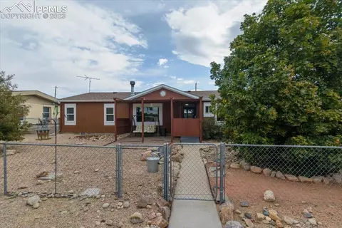 1228 Fearnow Ave, Pueblo, CO 81001