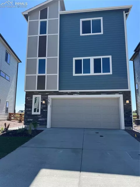 7367 Cornice Pt, Colorado Springs, CO 80923