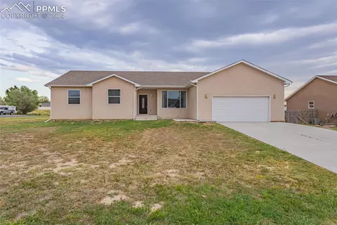 702 S Watermelon Dr, Pueblo, CO 81007