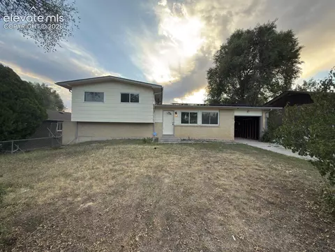 128 Ithaca St, Colorado Springs, CO 80911