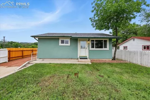 1112 Modes St, Colorado Springs, CO 80904