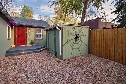 8 Narrows Rd, Manitou Springs, CO 80829