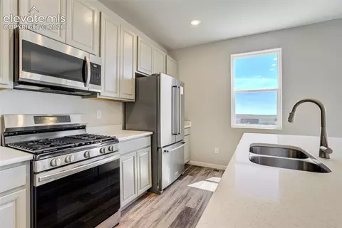 8289 Falling Rock Dr, Colorado Springs, CO 80925