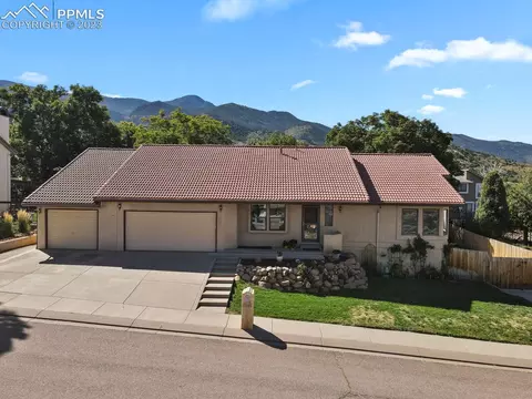 3 Kreg Ln, Manitou Springs, CO 80829