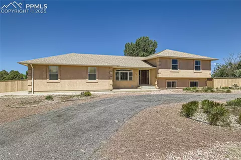 23 S Acacia Dr, Pueblo, CO 81007