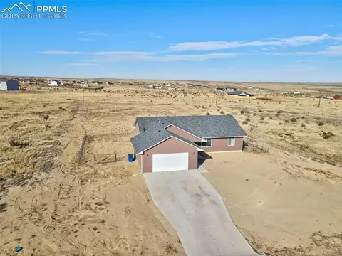 1915 E Frying Pan Dr, Pueblo West, CO 81007