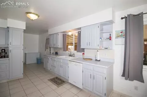 529 E 4th St, Florence, CO 81226 photo 9