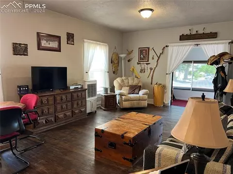 308 E 10th St, La Junta, CO 81050 photo 9