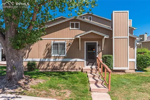 2704 Hearthwood Ln, Colorado Springs, CO 80917