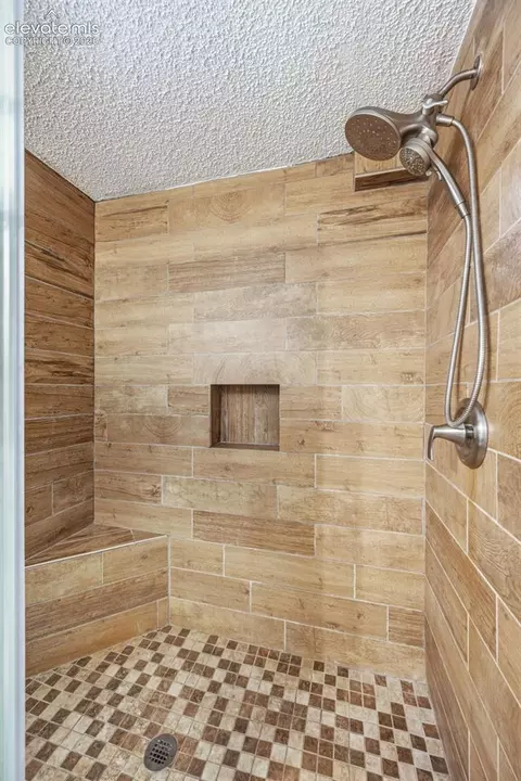 Bath - 75 Sixth St, Como, CO 80432 photo 2 of 4