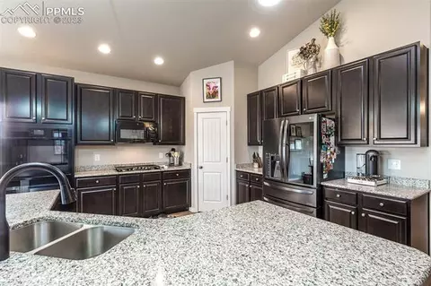 10271 Moorcroft Dr, Peyton, CO 80831 photo 4