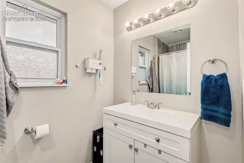 Bath - 367 Raspberry Ln, Monument, CO 80132 photo 2 of 2