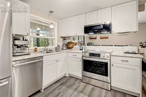 Kitchen - 367 Raspberry Ln, Monument, CO 80132 photo 1 of 2