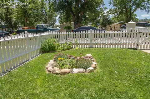 219 E 4th St, Florence, CO 81226 photo 3