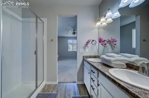 Bath - 10144 Bluffstone Ct, Peyton, CO 80831 photo 3 of 4