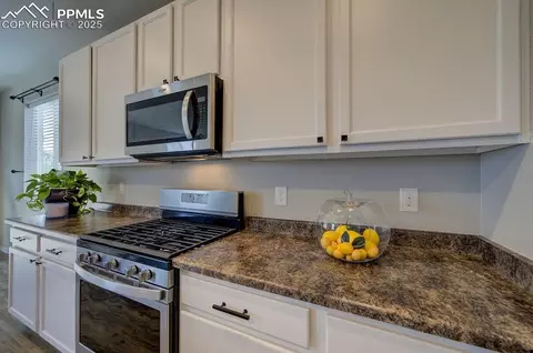 Kitchen - 10144 Bluffstone Ct, Peyton, CO 80831 photo 2 of 5