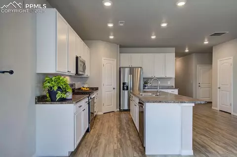 Kitchen - 10144 Bluffstone Ct, Peyton, CO 80831 photo 1 of 5