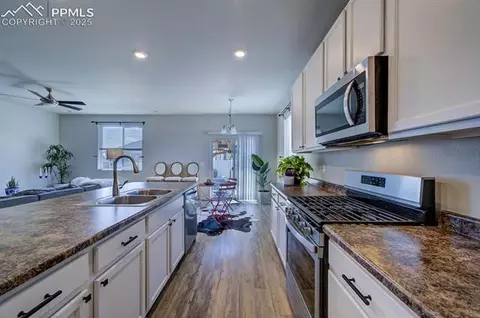 10144 Bluffstone Ct, Peyton, CO 80831 photo 4