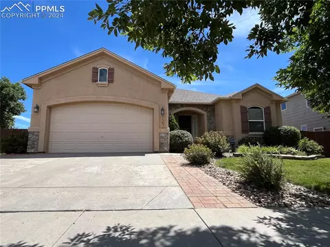 7387 Legend Hill Dr, Colorado Springs, CO 80923
