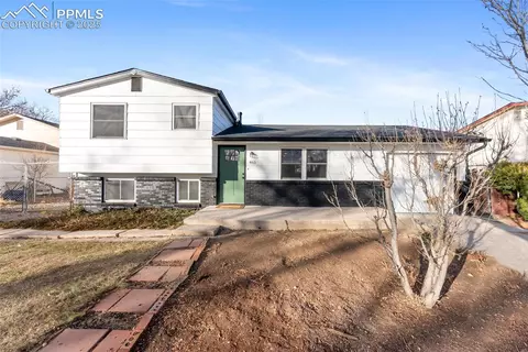 465 Calle Entrada Na Na, Fountain, CO 80817
