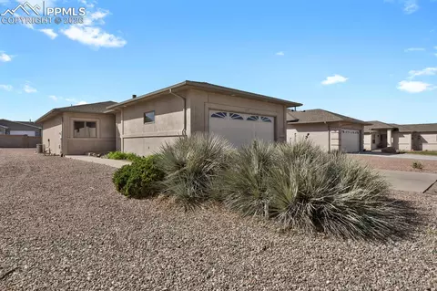 470 S Soaring Eagle Dr, Pueblo, CO 81007