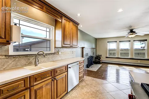 Kitchen - 21295 E Highway 24, Peyton, CO 80831 photo 4 of 5