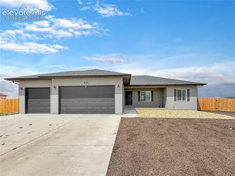 421 N Heather Dr, Pueblo West, CO 81007