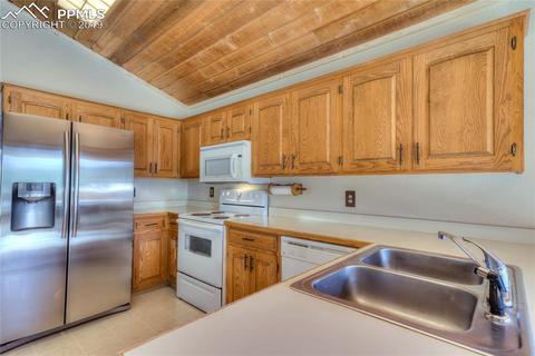470 Highroad Dr, Divide, CO 80814 photo 8