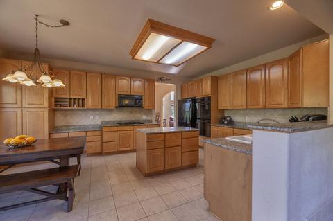 307 Red Hawk Cir, Silverthorne, CO 80498 photo 2