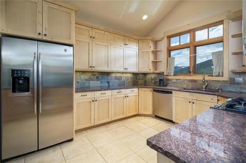25 Snow Peak Ct, Dillon, CO 80435 photo 5