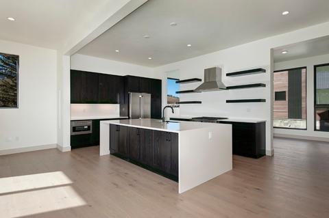 64 Geneva Dr #H7, Silverthorne, CO 80498