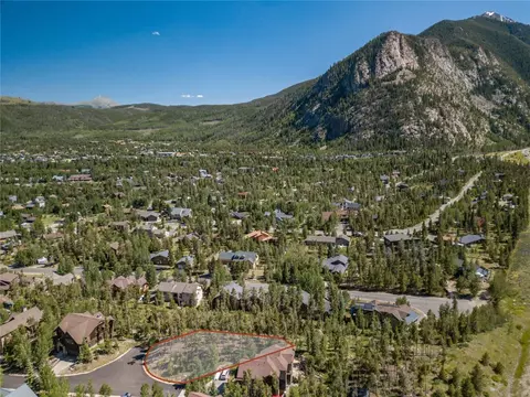 212 Chiming Bells Ct, Frisco, CO 80443