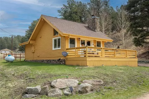 93 Water St, Guffey, CO 80820